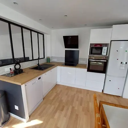 En Centre De Village 아파트 Betz